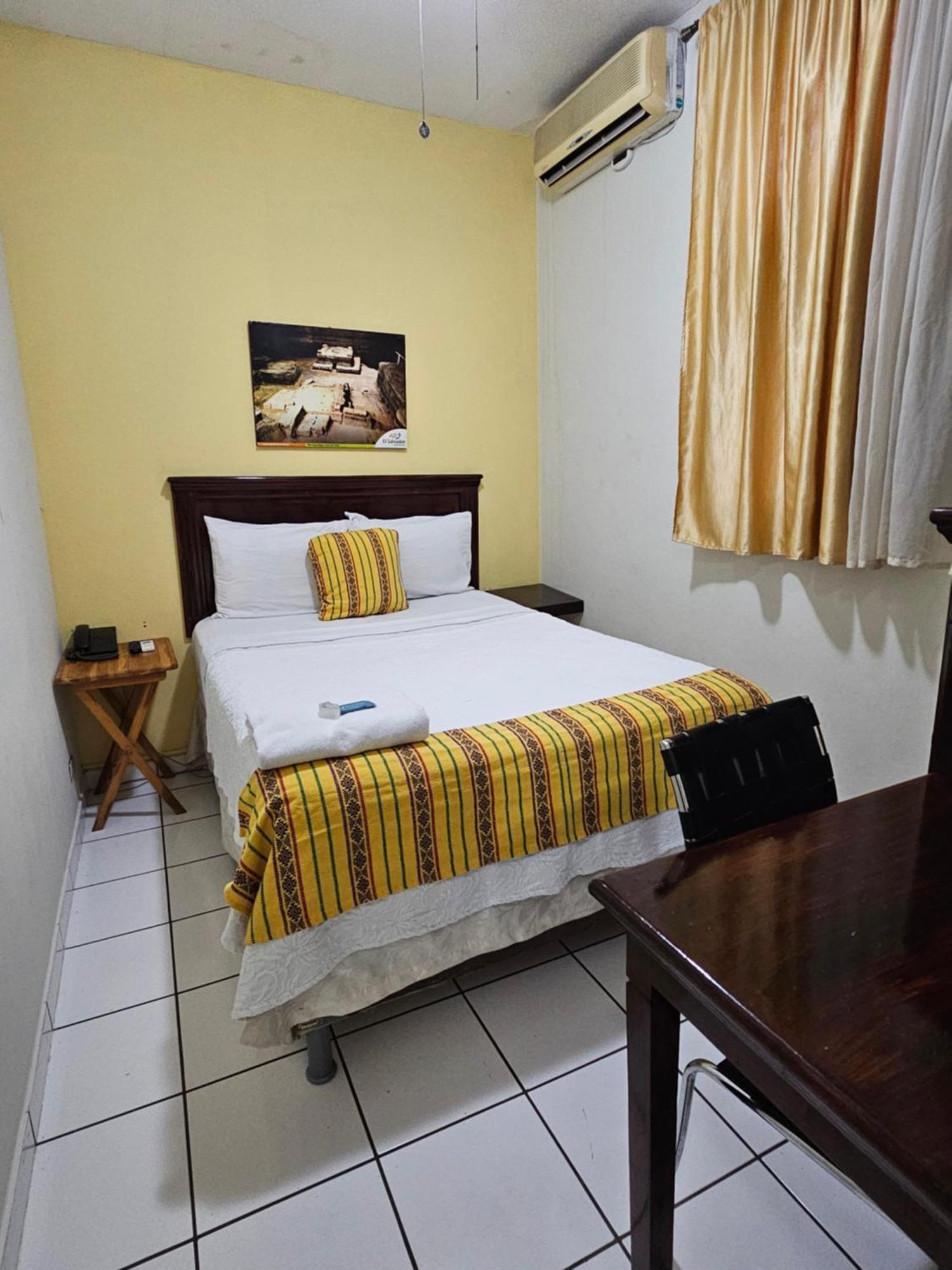 Hotel San Jose Hostal 산살바도르 외부 사진