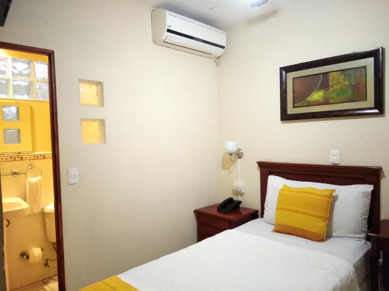 Hotel San Jose Hostal 산살바도르 외부 사진